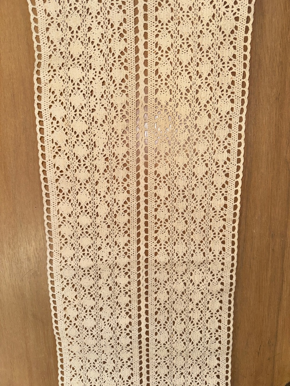 Hobby Lobby Cream Crochet Scalloped Edge Table Runner 12" x 54"